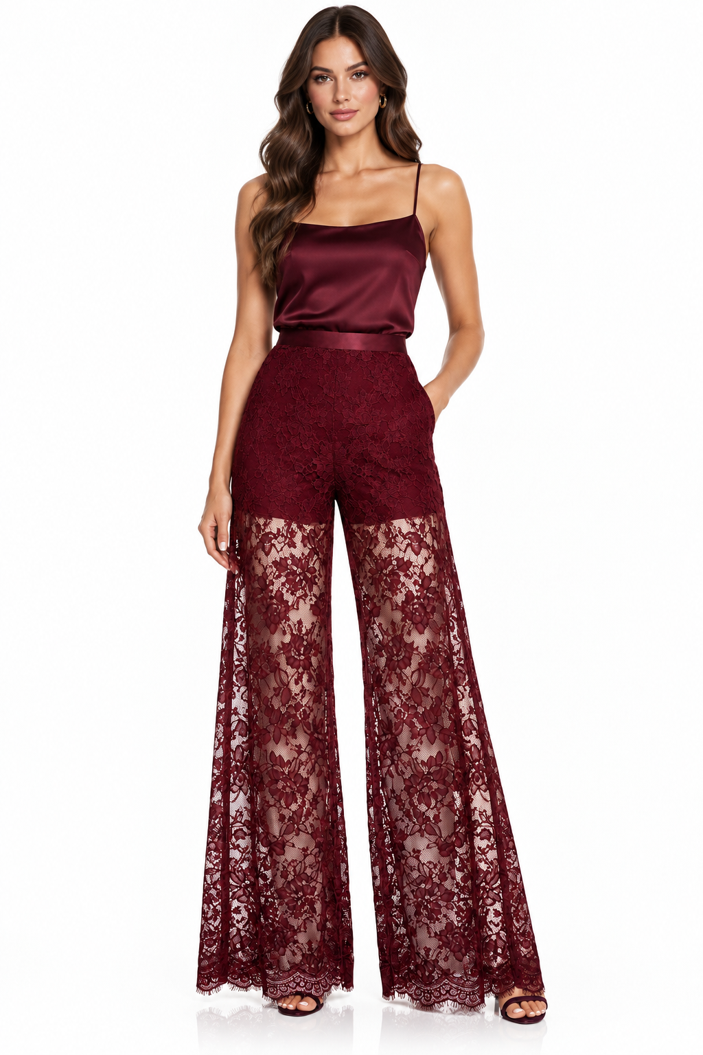 Pantalones encaje granate con modelo