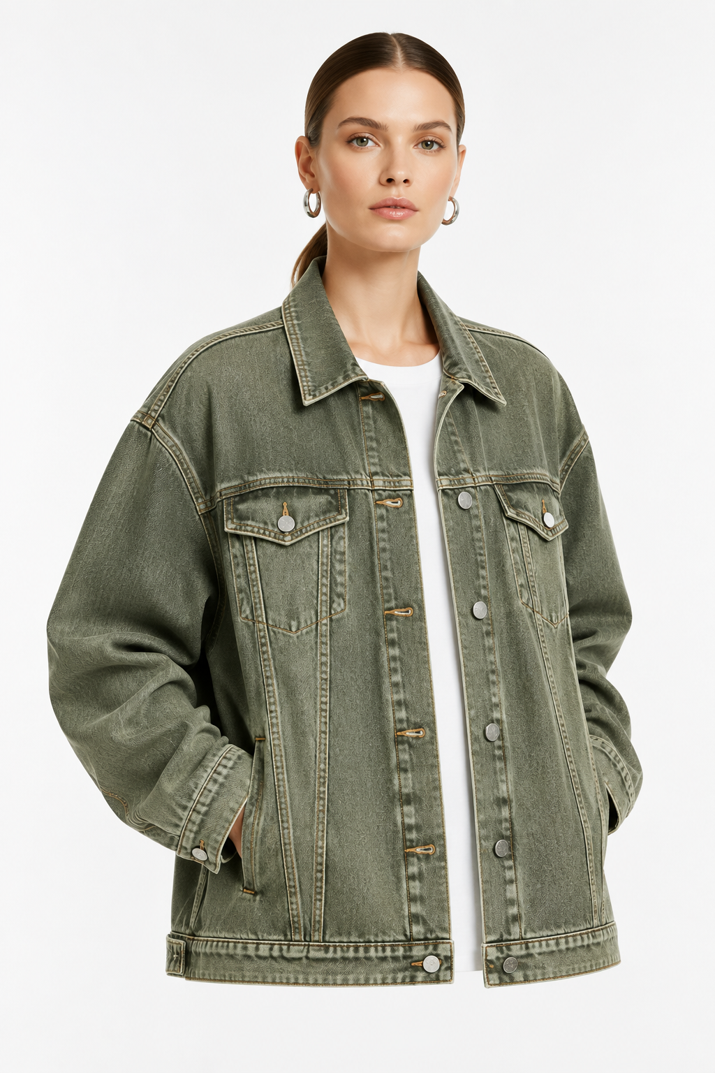 Chaqueta Vaquera Oversize Oliva Desteñido con modelo - Cala Stile